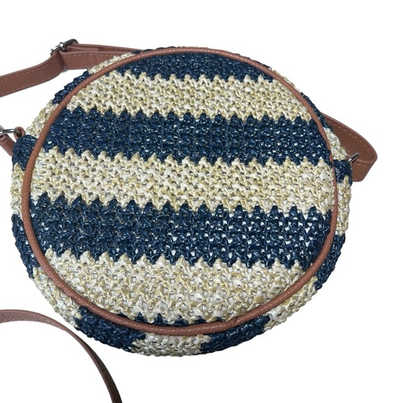 Thirty One Jewell Round Canteen Style Crossbody Purse Tan Navy Striped Straw NWT - Picture 9 of 16